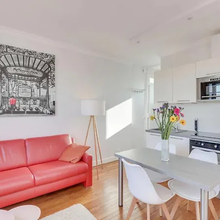 Homestay Eiffel Tower View And Terrace