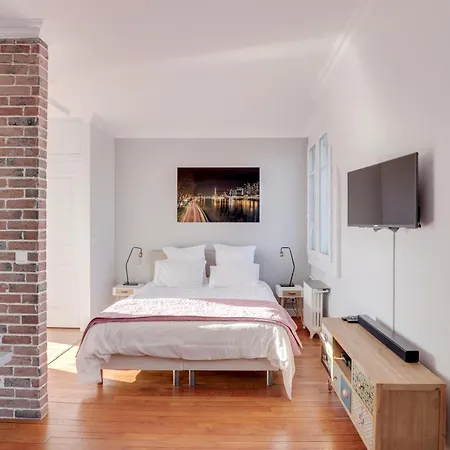 Eiffel Tower View And Terrace Quarto em Acomodações Particulares Paris